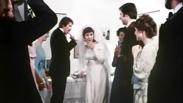 La moglie scambista si scopa tutti al suo matrimonio